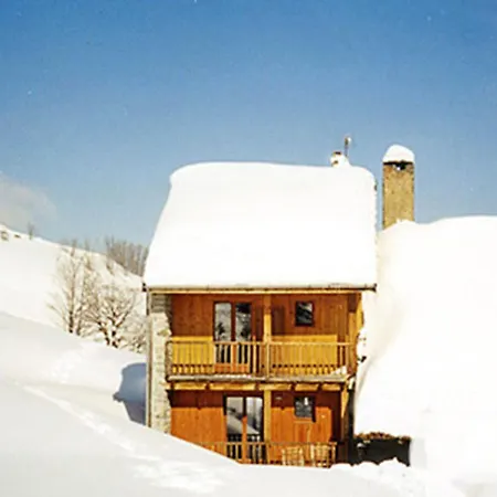 シャレー With Balcony In The French Alps *