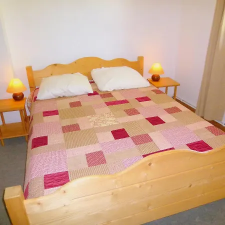 シャレー With Balcony In The French Alps *