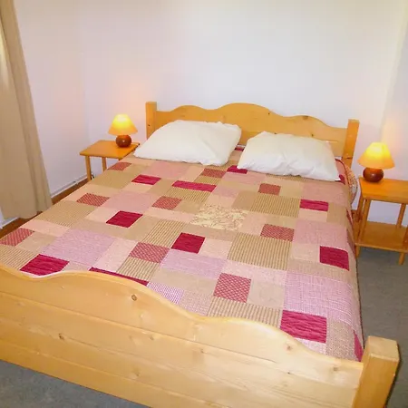 בקתה With Balcony In The French Alps