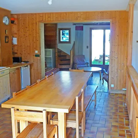 With Balcony In The French Alps בקתה *