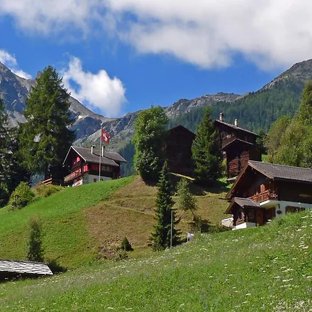 With Balcony In The French Alps בקתה *